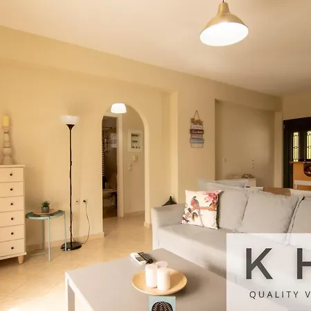 Pinelopi's In Lourdata Village! Holiday home